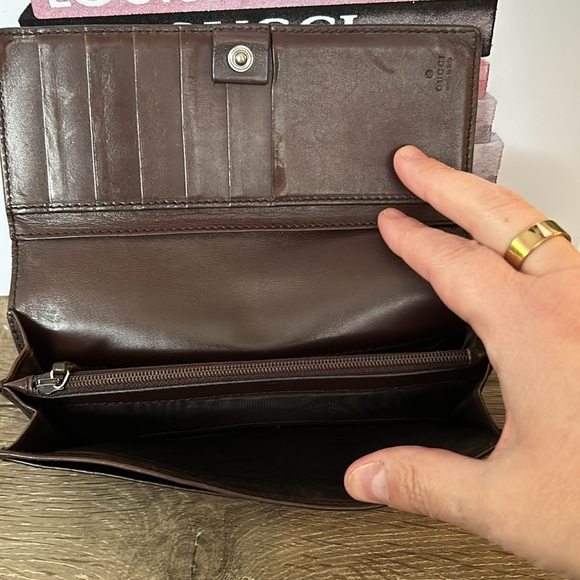 Brown leather Gucci wallet. EUC. - Picture 3 of 6